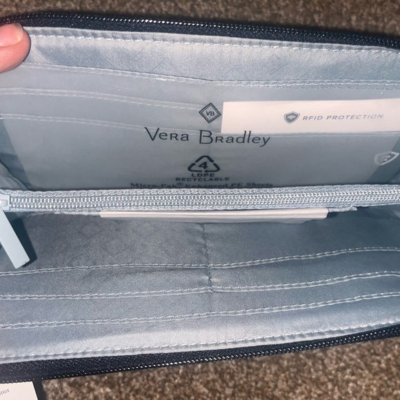 NWT Vera Bradley Accordion Wristlet in Mod Paisley - Picture 4 of 7